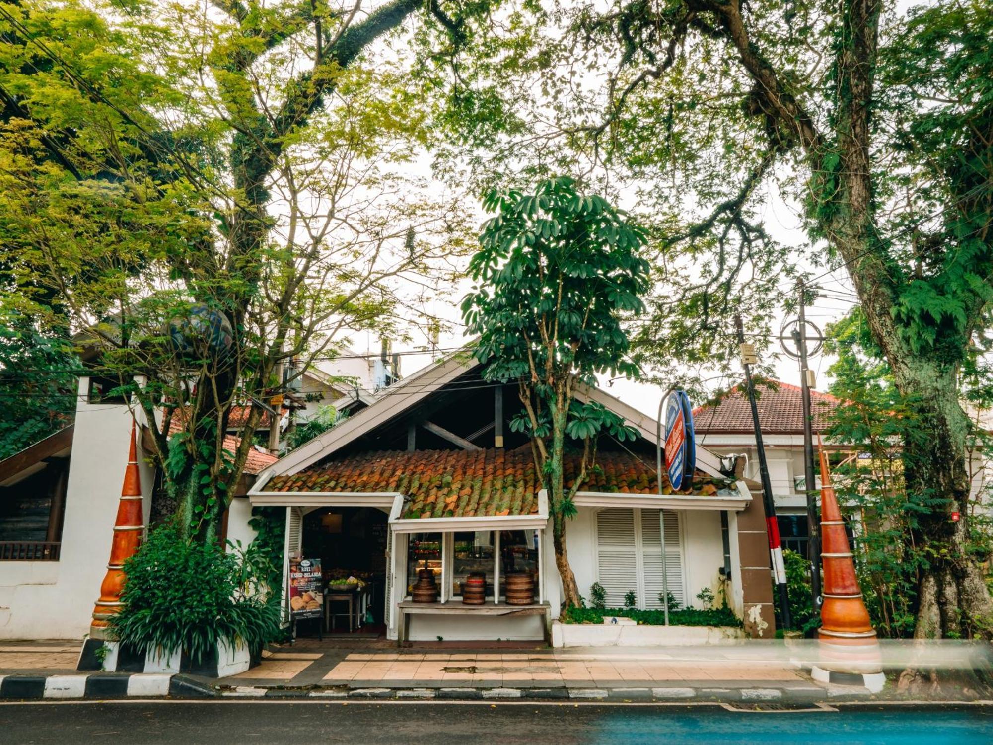 Hotel Tugu Malang Exterior photo