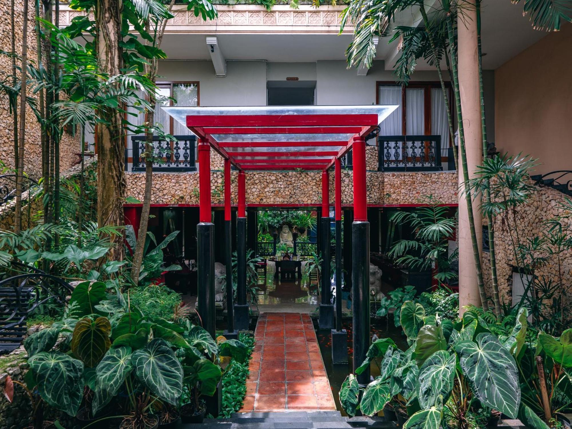 Hotel Tugu Malang Exterior photo